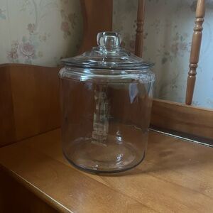 Glass jar